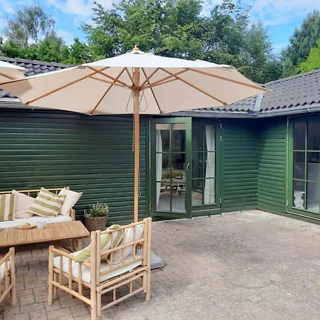 Strandnaer Sommerhygge Ved Saltbaek Dom wakacyjny